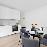 Διαμέρισμα Design In The Centre Of Grzybowska 37 By Renters *