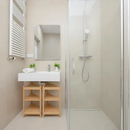 Design Grzybowska 37 In The Centre Of By Renters Warszawa